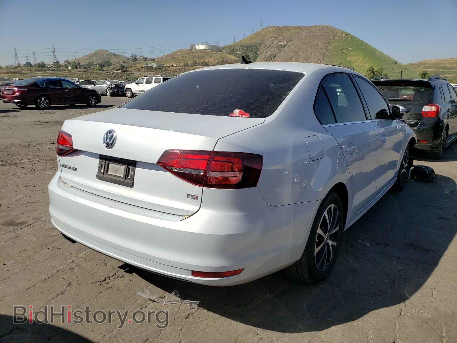 2017 VOLKSWAGEN JETTA - VIN: 3VWDB7AJ5HM233454 - Фото 4