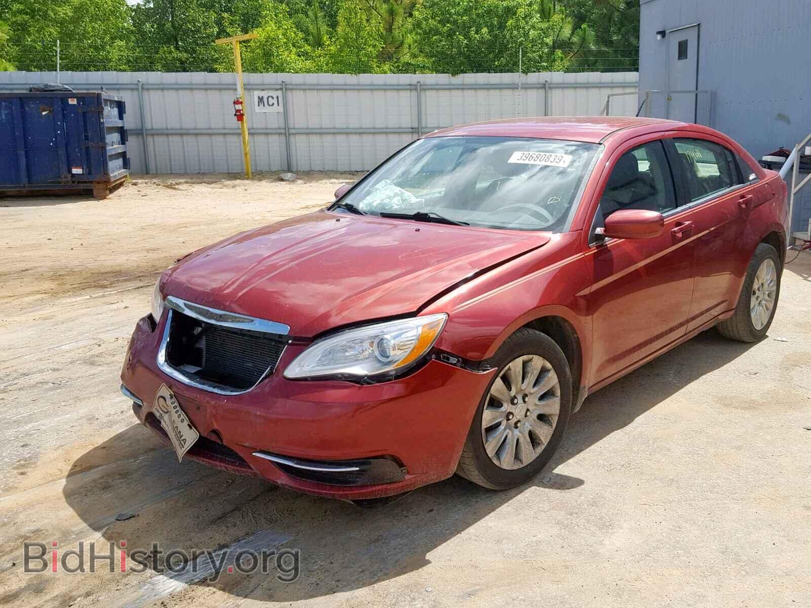 2013 CHRYSLER 200 - VIN: 1C3CCBAG2DN767700 - Фото 2