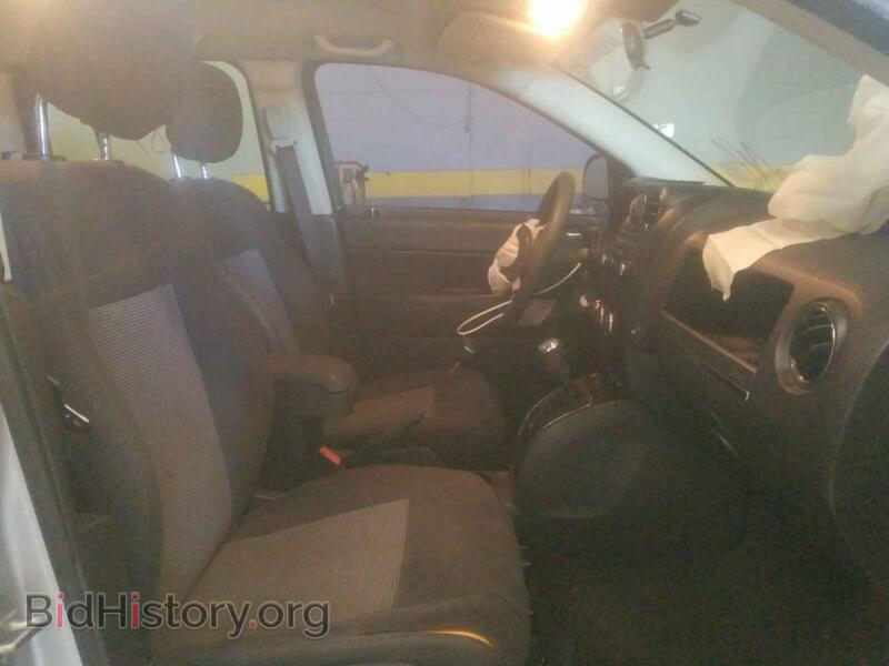 2011 Jeep COMPASS (VIN 1J4NT1FA7BD259917) — photo 5 of 10