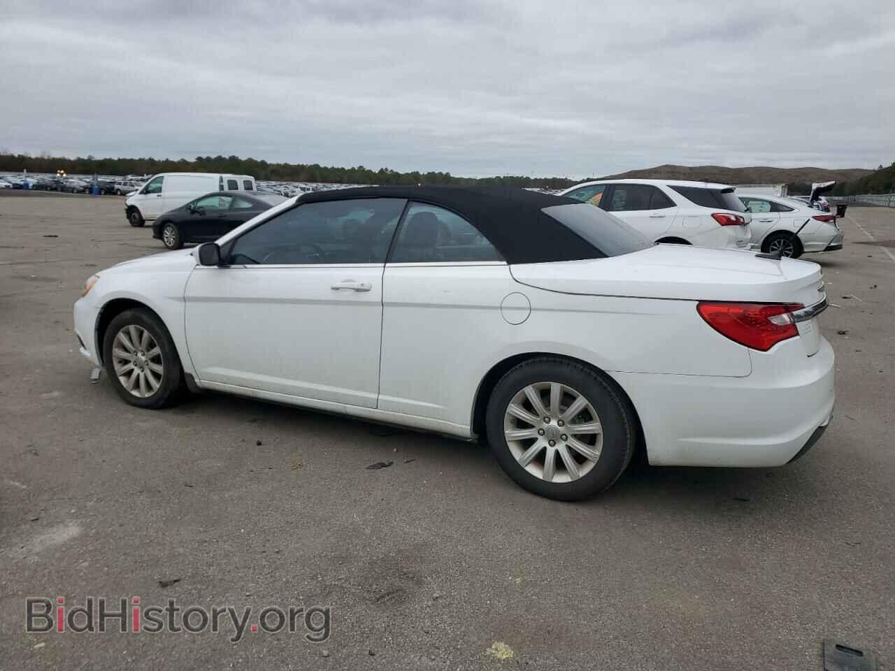 2013 CHRYSLER 200 - VIN: 1C3BCBEB2DN526651 - Фото 2