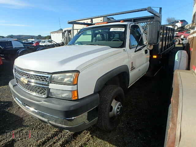 2005 CHEVROLET SILVERADO - VIN: 1GBJC34295E201726 - Фото 2