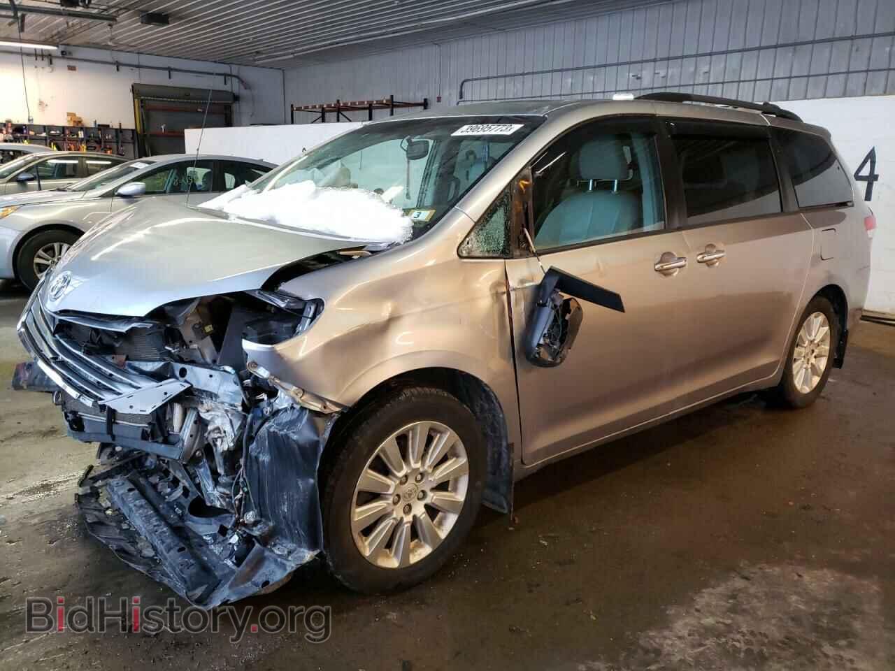 Photo 5TDDK3DC1DS053021 - TOYOTA SIENNA 2013