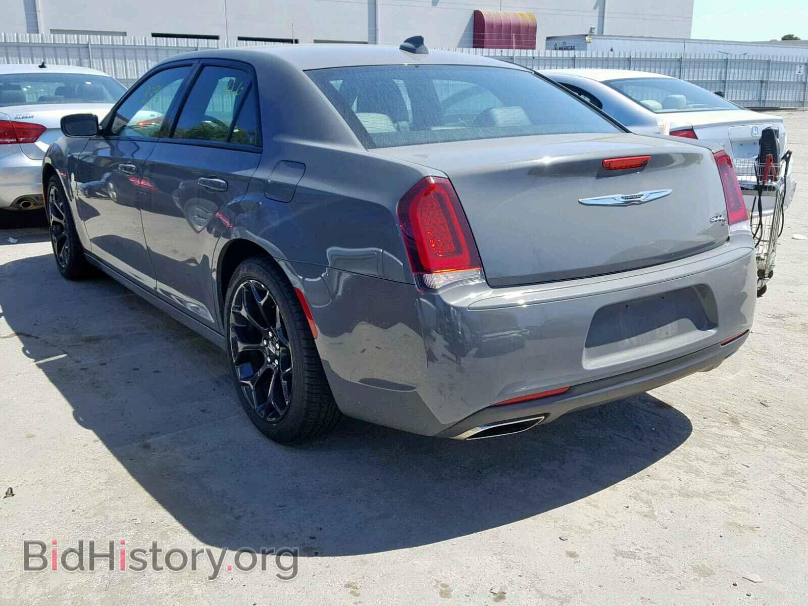 2019 CHRYSLER 300 - VIN: 2C3CCABGXKH617879 - Фото 3