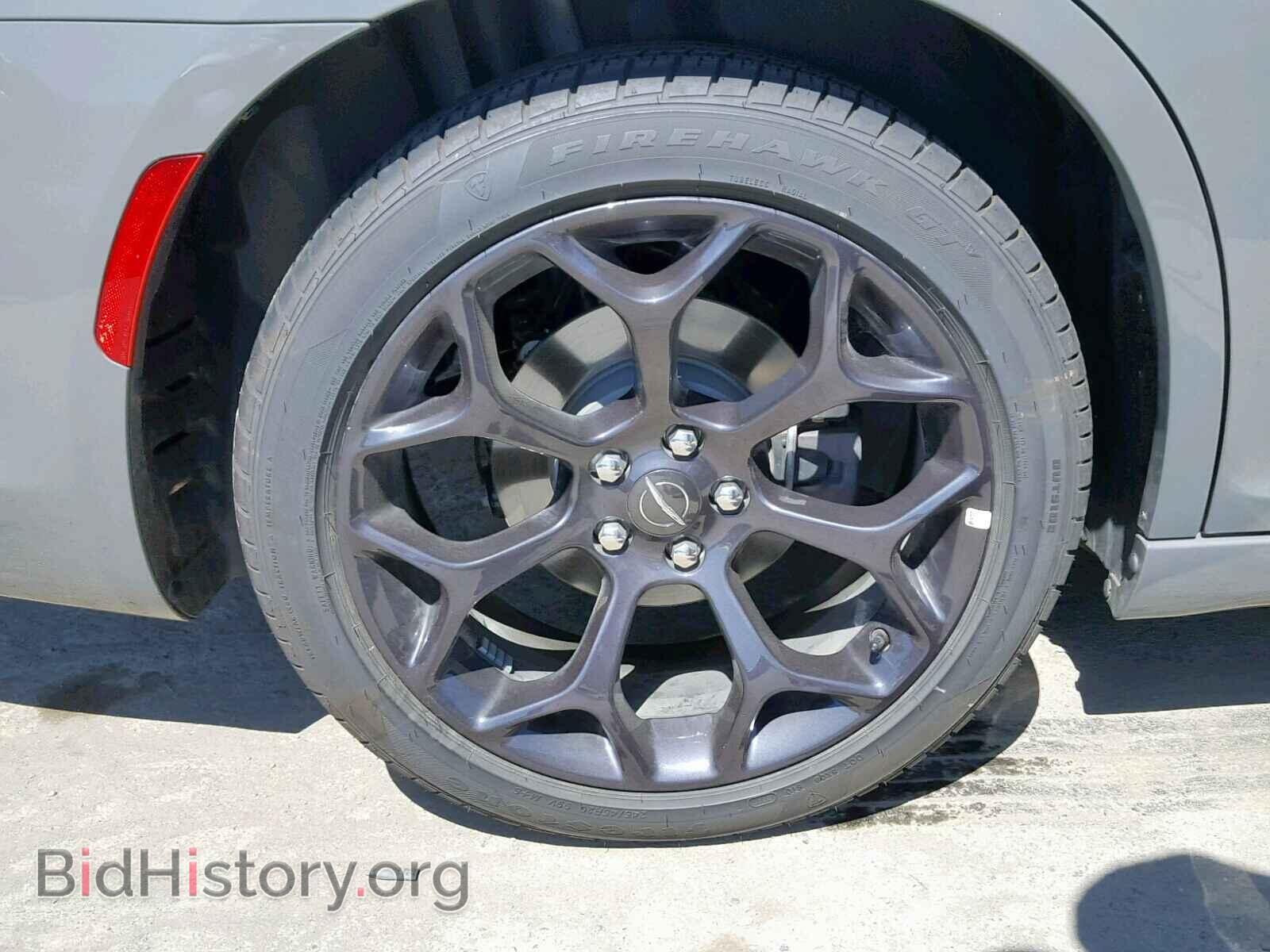 2019 CHRYSLER 300 - VIN: 2C3CCABGXKH617879 - Фото 9