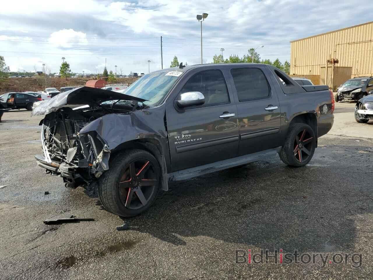 Photo 3GNVKEE08AG157950 - CHEVROLET AVALANCHE 2010