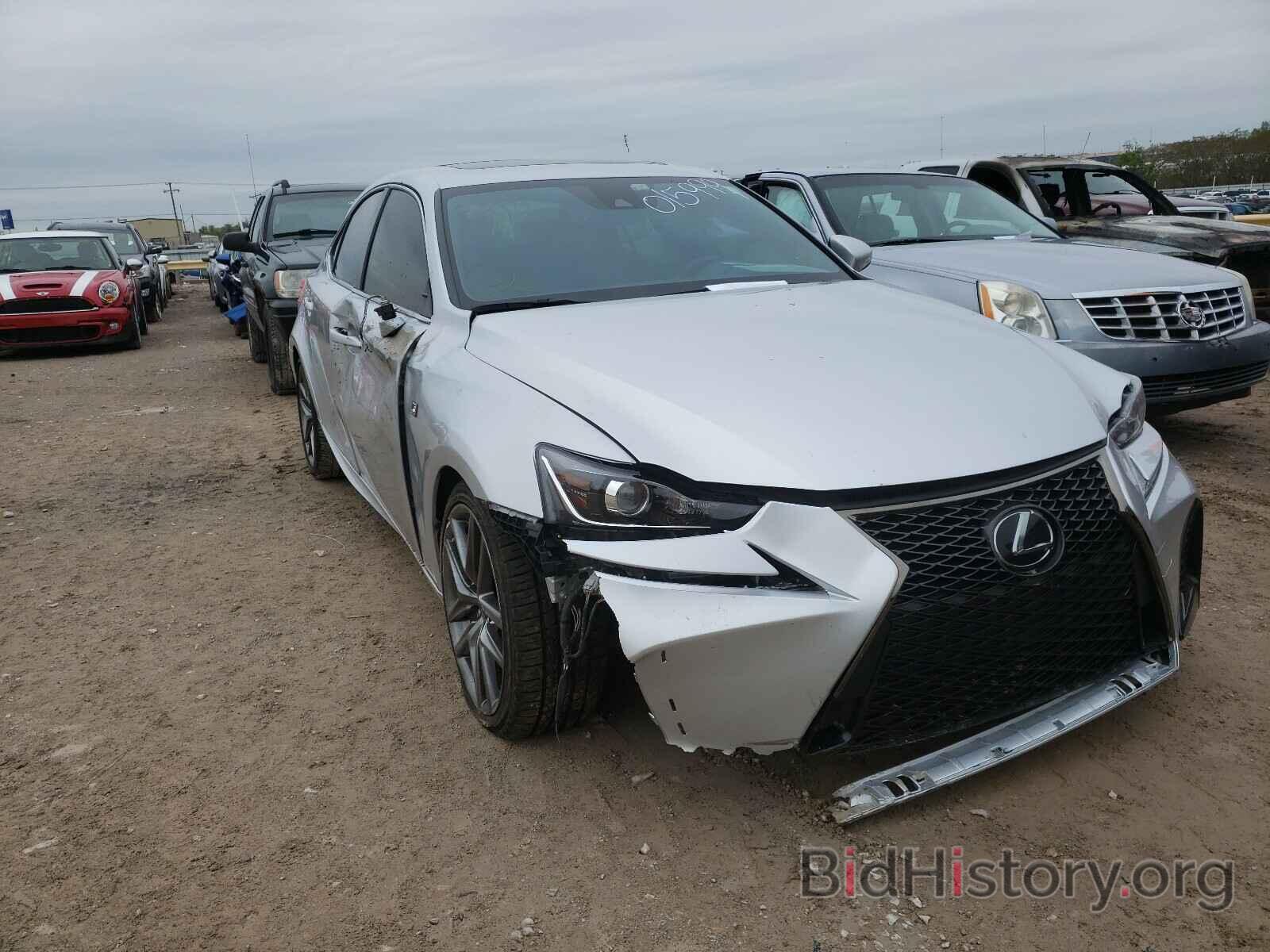 Photo JTHCZ1D21J5015999 - LEXUS IS 2018