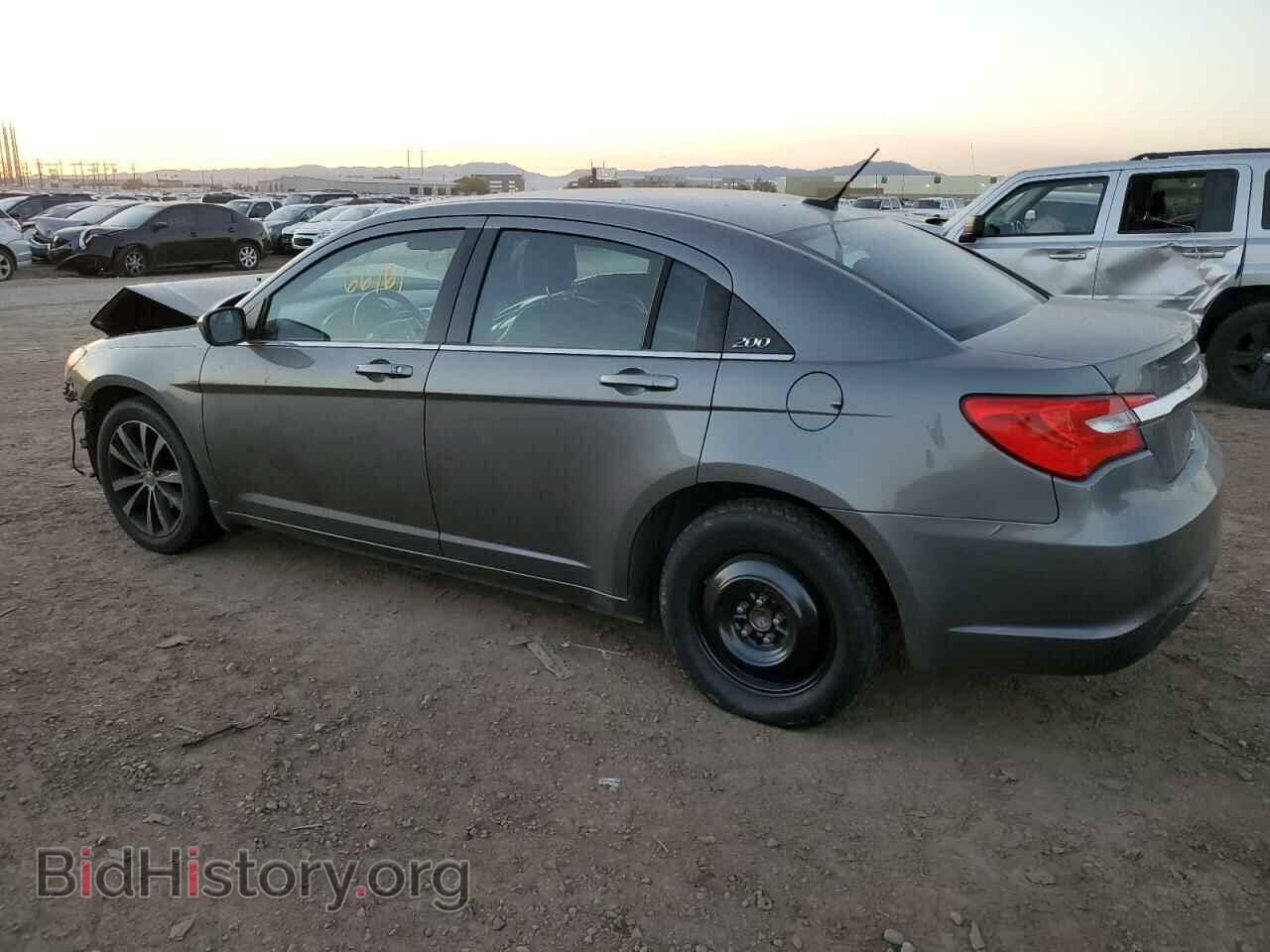 2013 CHRYSLER 200 - VIN: 1C3CCBCG0DN520463 - Фото 2