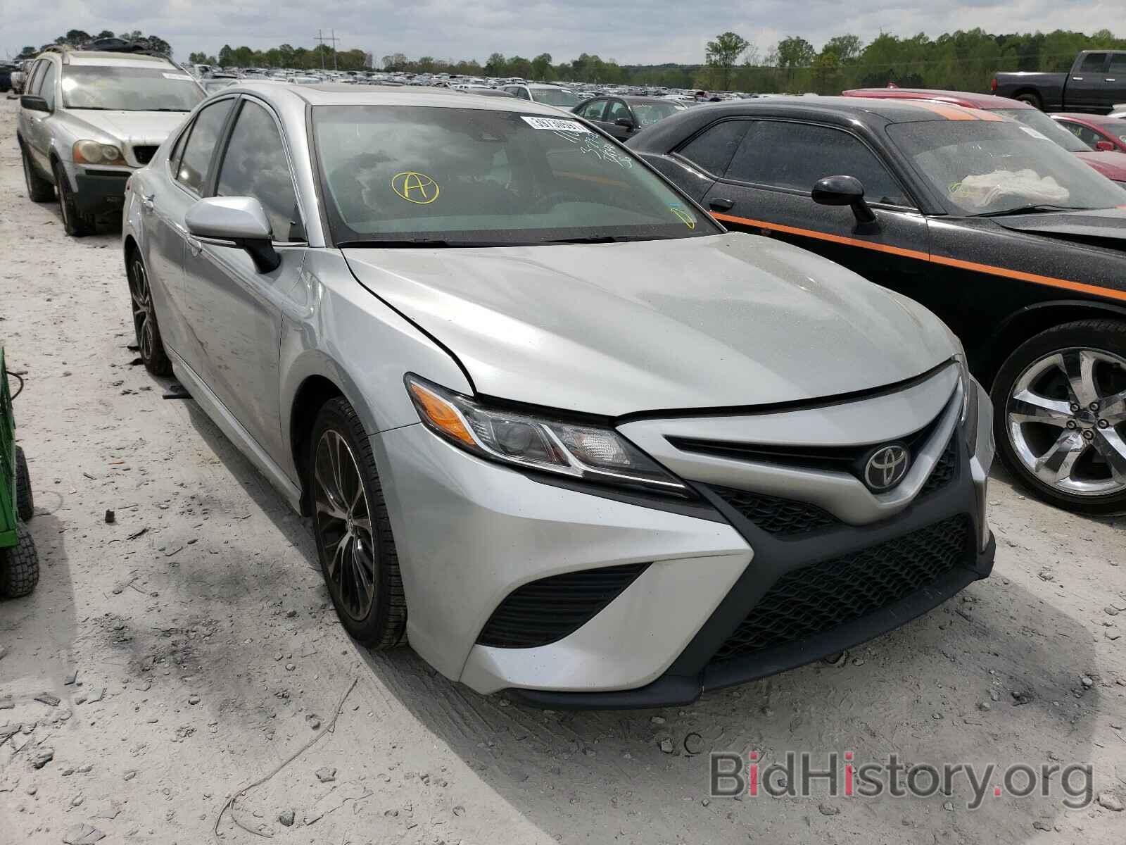 Photo 4T1B11HK7JU141106 - TOYOTA CAMRY 2018