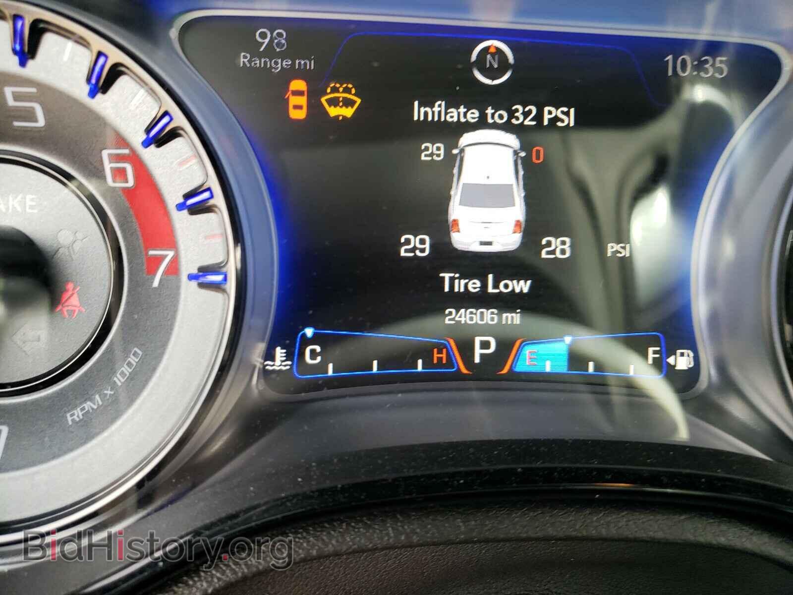 2015 CHRYSLER 300 - VIN: 2C3CCABT1FH853744 - Фото 8
