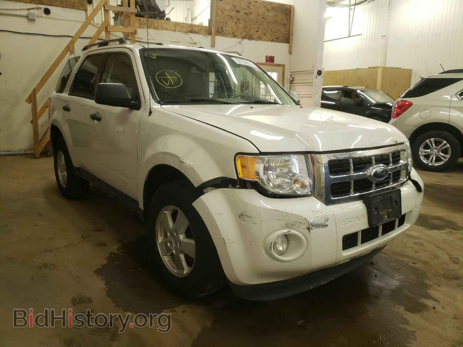 Photo 1FMCU0D79BKB14025 - FORD ESCAPE 2011
