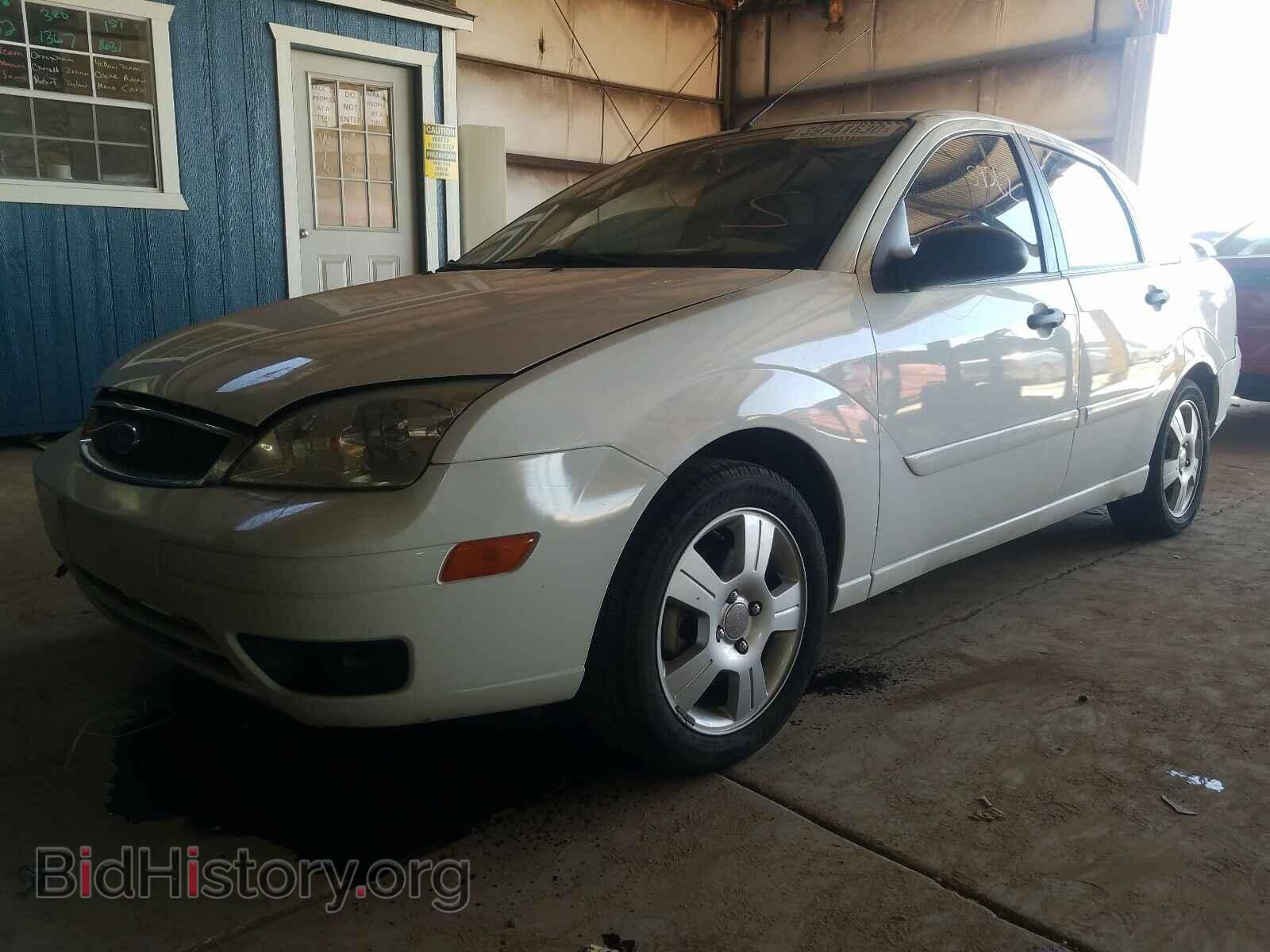 2005 FORD FOCUS - VIN: 1FAHP34N65W204866 - Фото 2