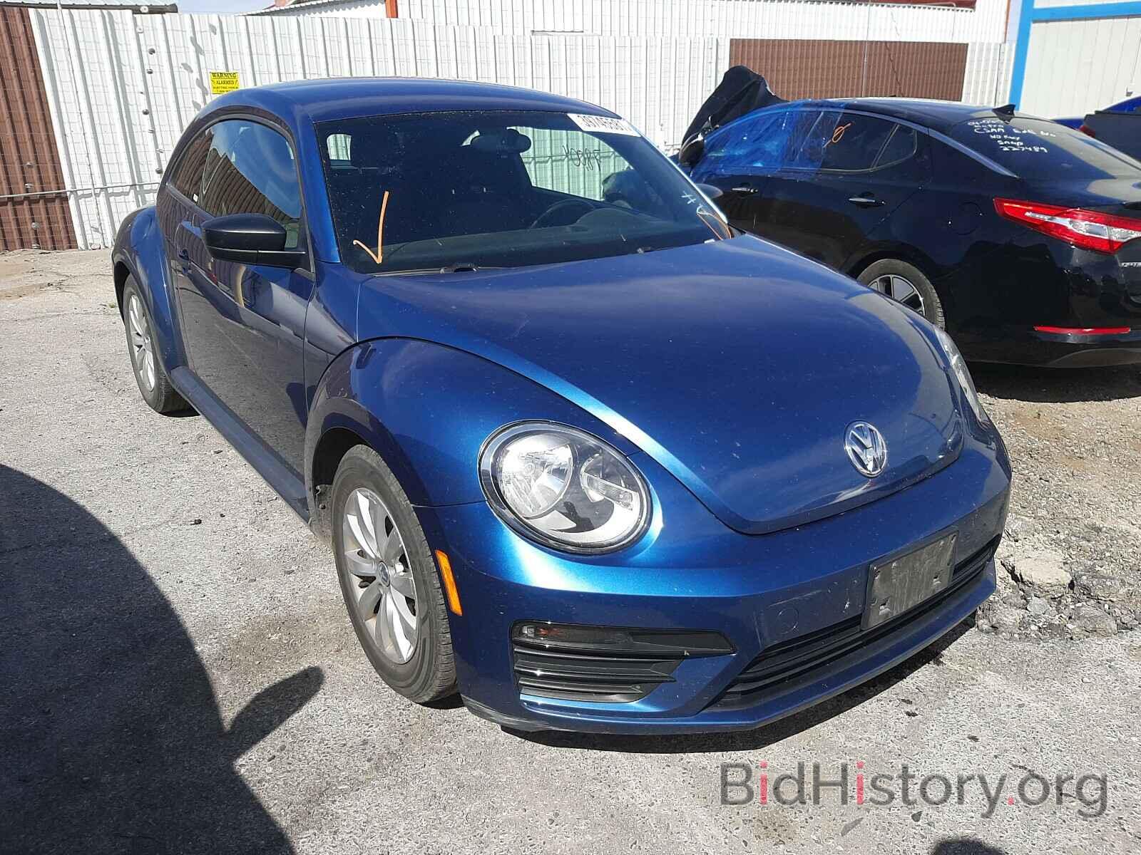 Photo 3VWFD7AT6JM704103 - VOLKSWAGEN BEETLE 2018