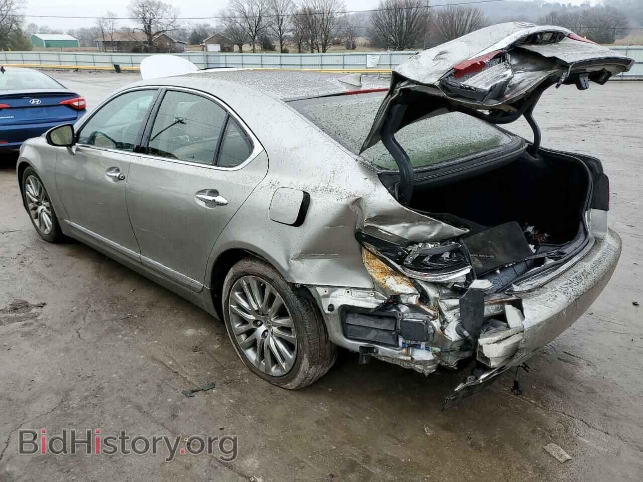 2016 LEXUS LS460 - VIN: JTHBL5EF9G5139646 - Photo 2