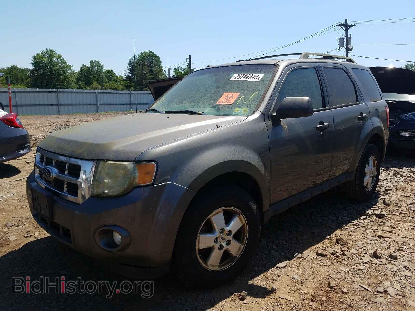 2011 FORD ESCAPE - VIN: 1FMCU9D77BKA24666 - Photo 2