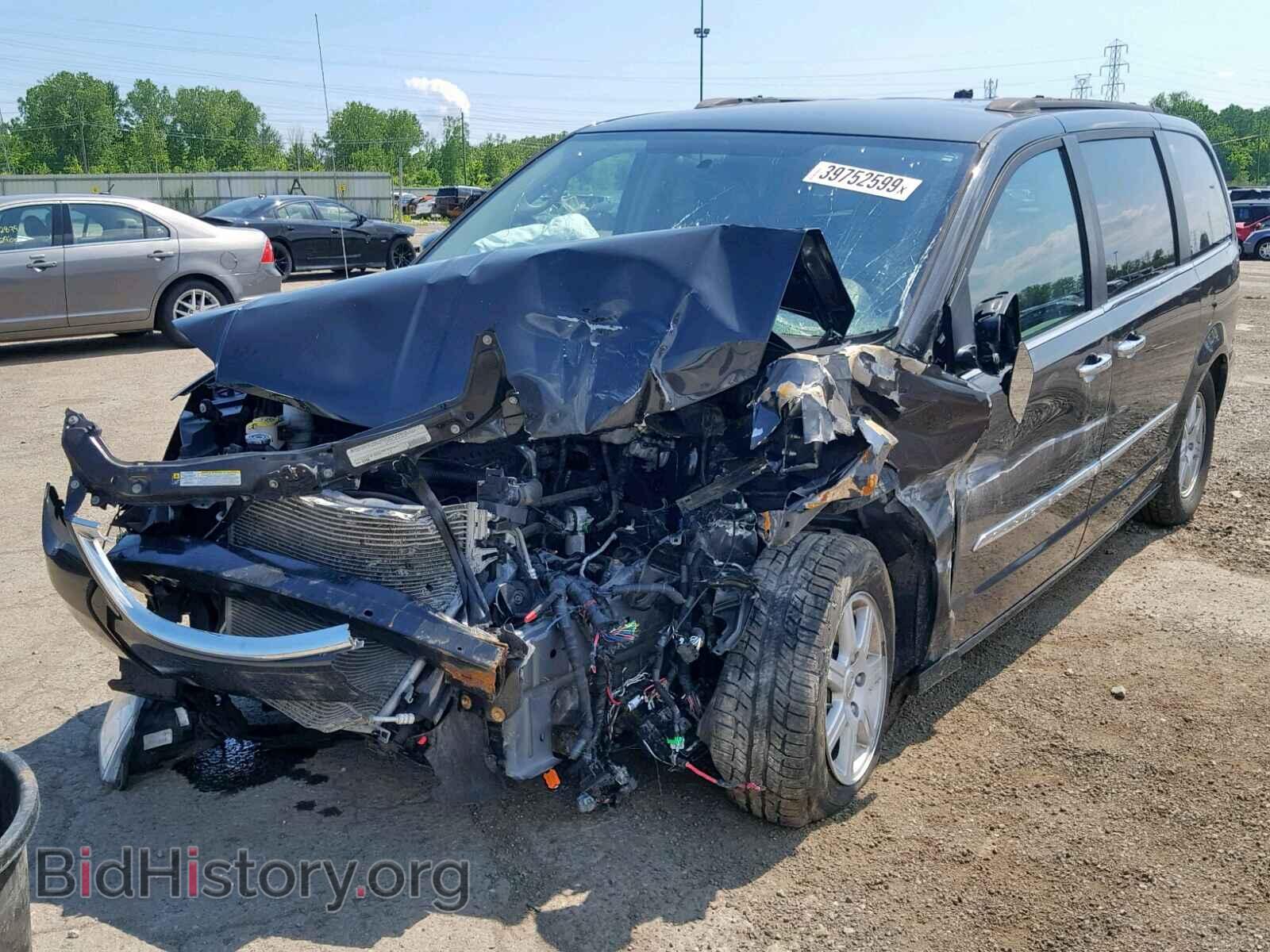 2011 CHRYSLER TOWN & COU - VIN: 2A4RR5DG2BR768616 - Фото 2
