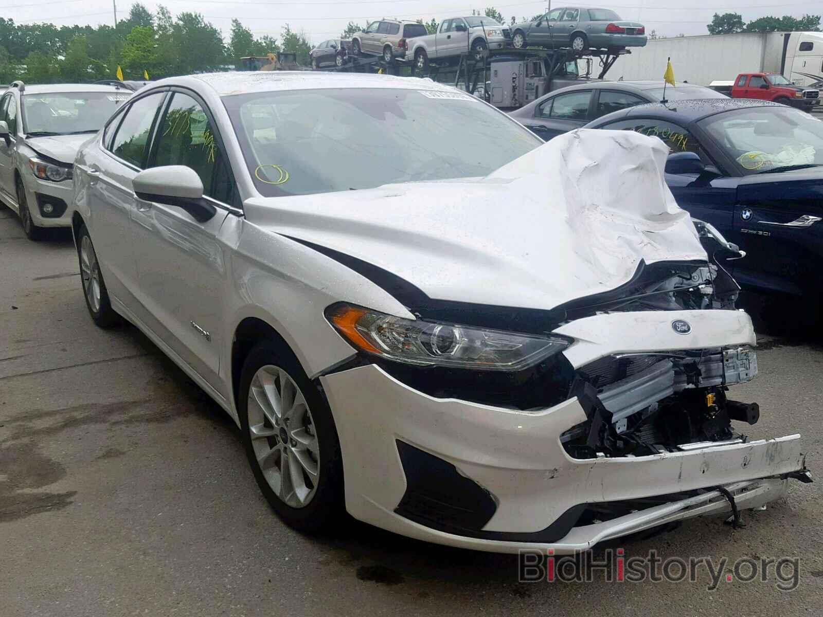 Photo 3FA6P0LU1KR191652 - FORD FUSION SE 2019