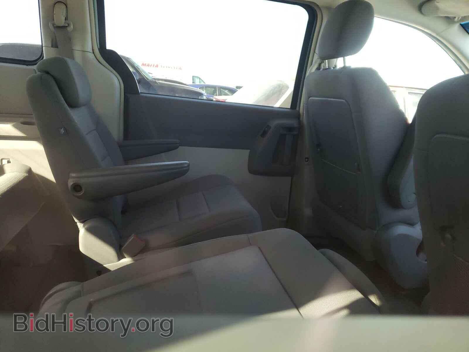 2009 CHRYSLER MINIVAN - VIN: 2A8HR54149R674608 - Фото 6