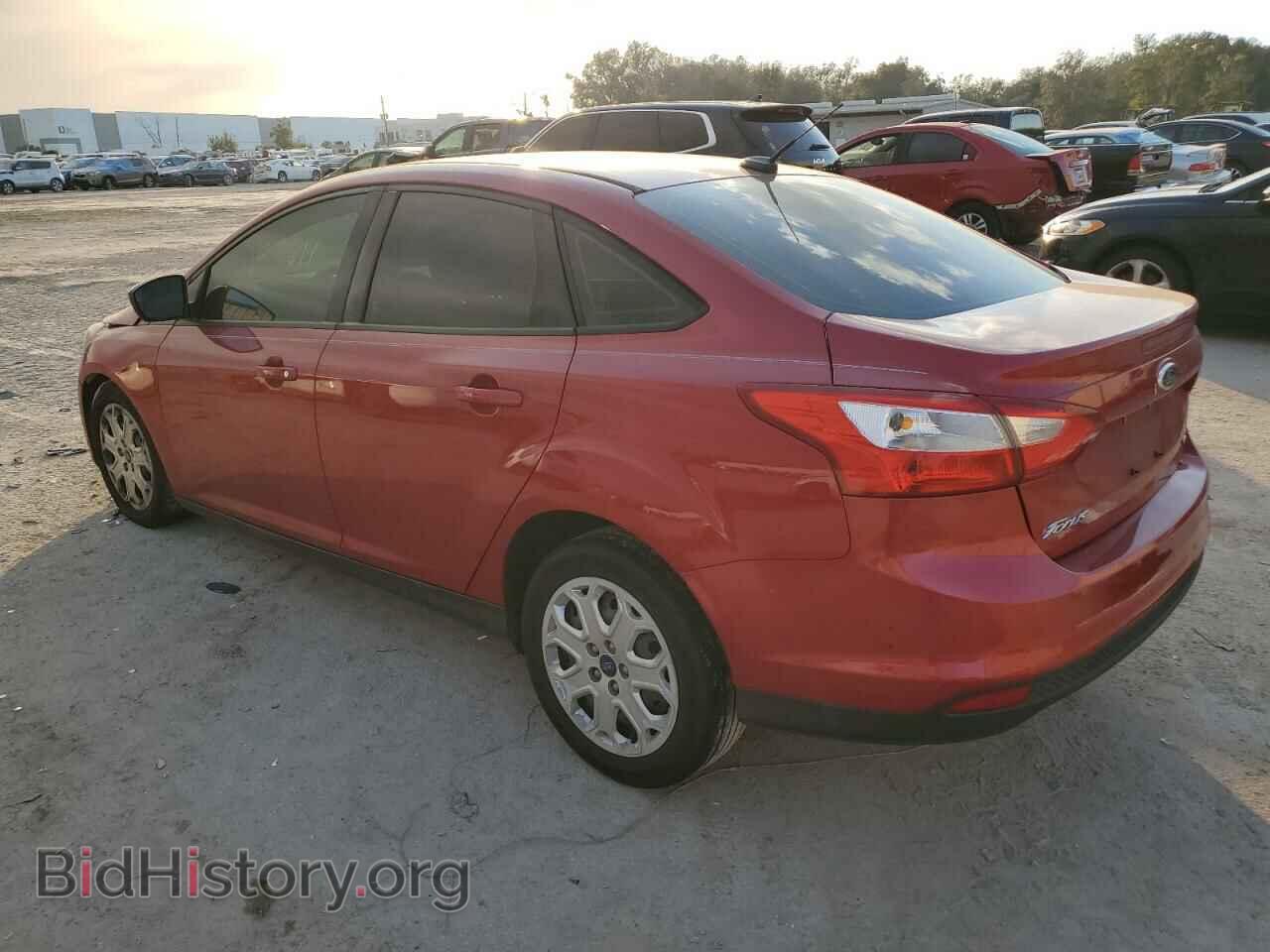 2012 FORD FOCUS - VIN: 1FAHP3F2XCL352164 - Фото 2