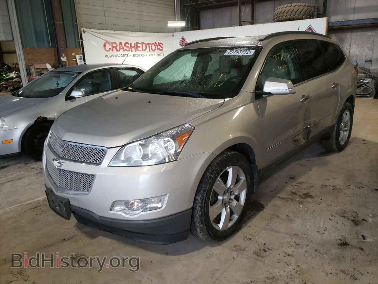 2010 CHEVROLET TRAVERSE - VIN: 1GNLRHED2AJ227920 - Фото 2