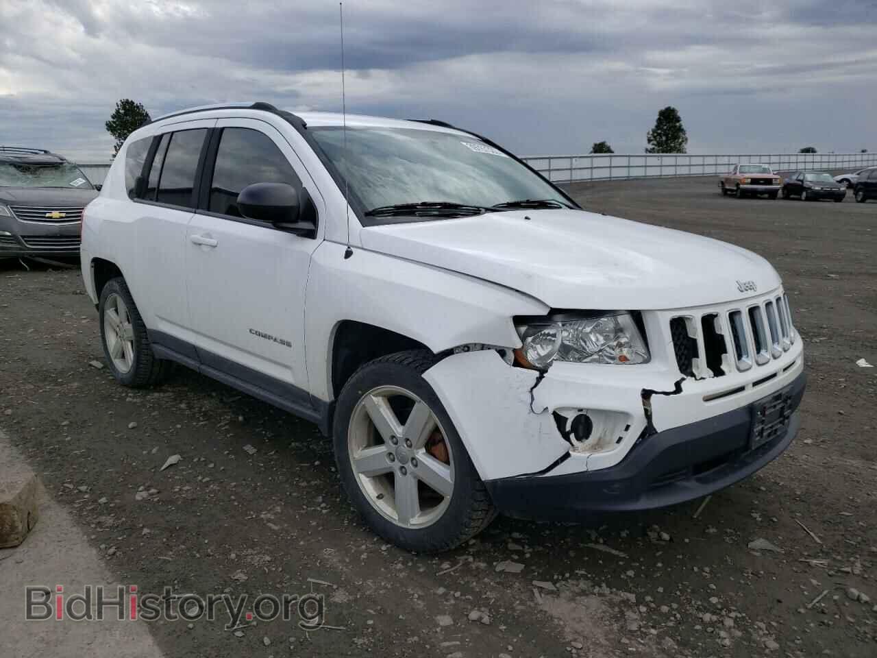 Photo 1J4NF5FB0BD182170 - JEEP COMPASS 2011