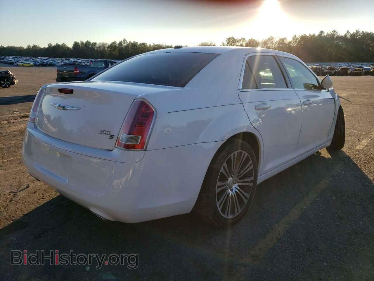 2014 CHRYSLER 300 - VIN: 2C3CCABG1EH132843 - Фото 3