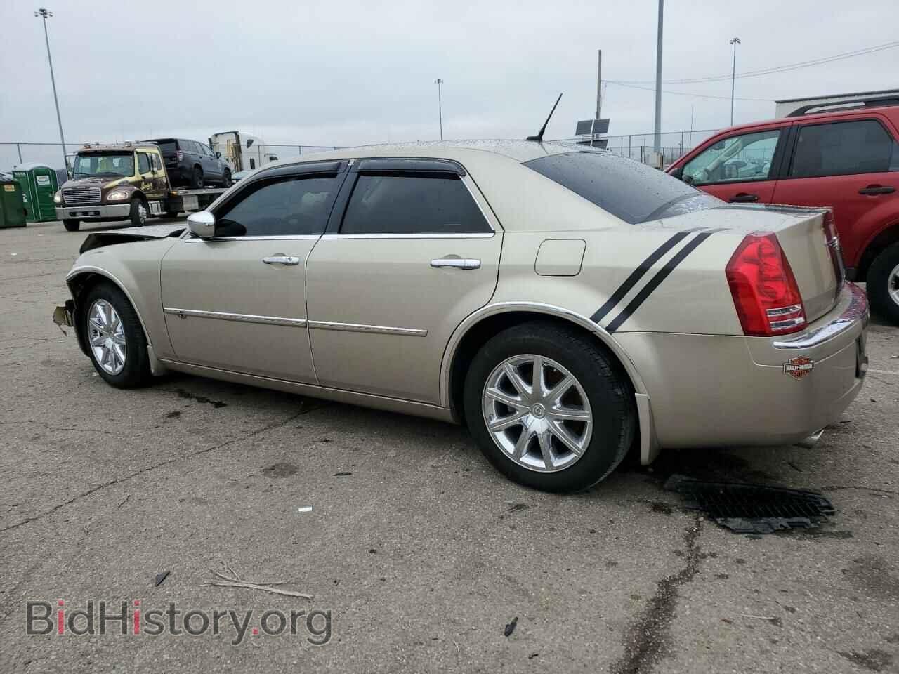 2008 CHRYSLER 300 - VIN: 2C3KA63H48H334683 - Фото 2