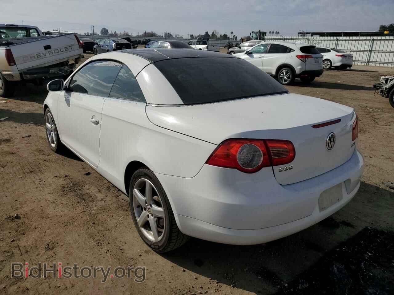 2007 VOLKSWAGEN EOS - VIN: WVWDA71FX7V002099 - Фото 2