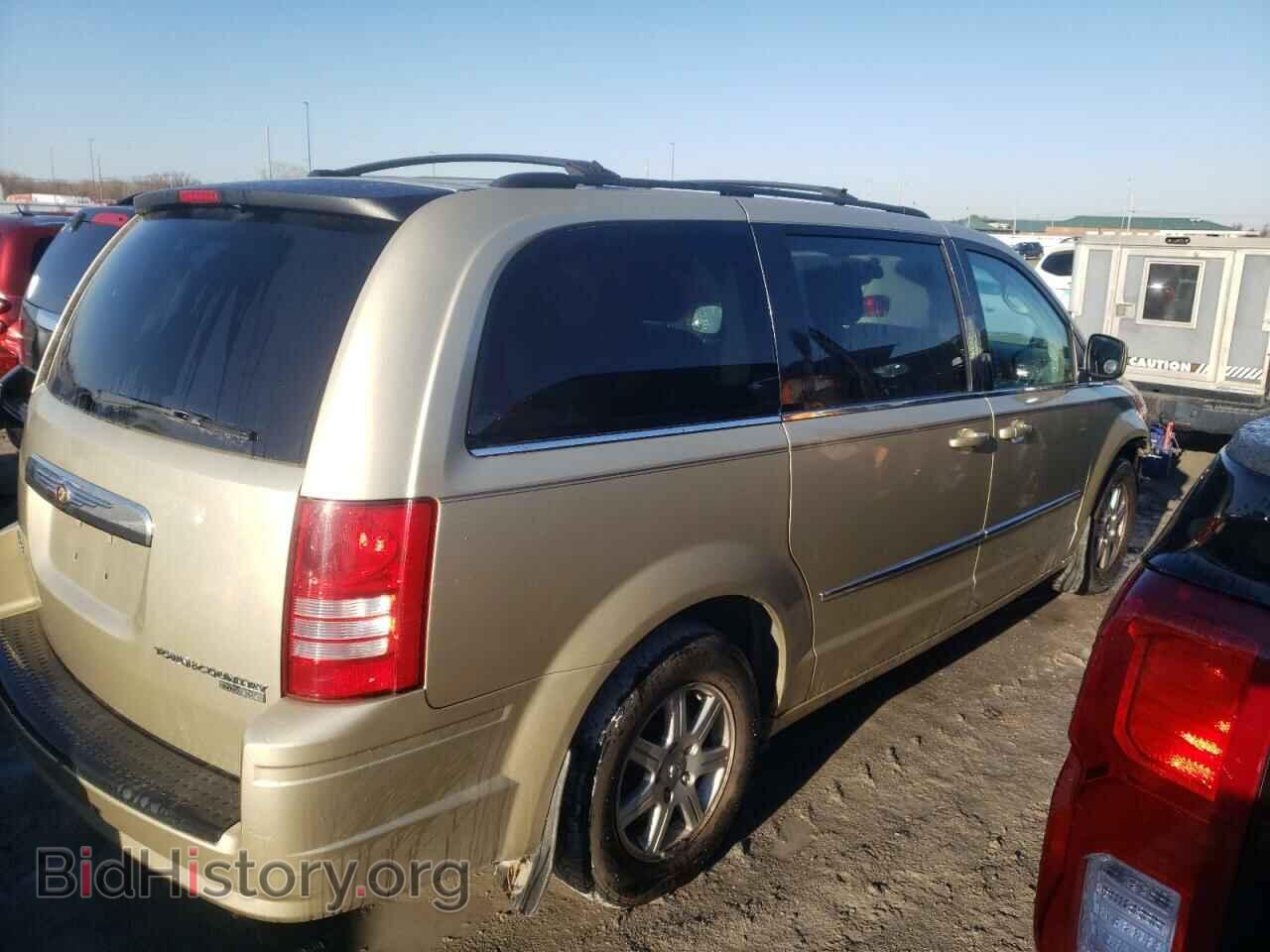 2010 CHRYSLER MINIVAN - VIN: 2A4RR8DX4AR496196 - Photo 3