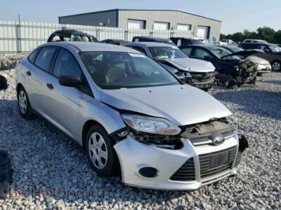 2014 Ford FOCUS Focus S, серебристый — VIN 1FADP3E28EL229725, Copart
