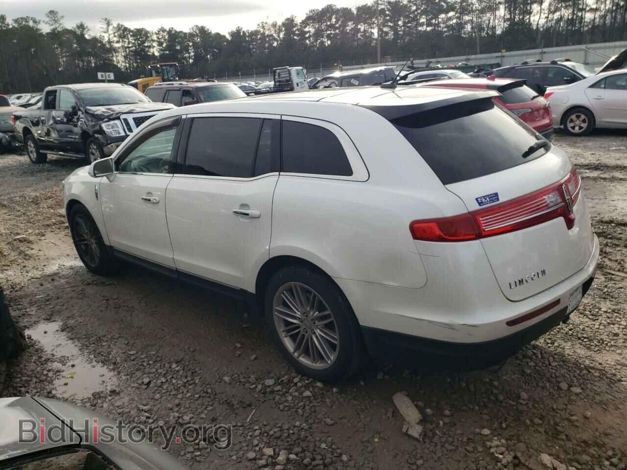2013 LINCOLN MKT - VIN: 2LMHJ5AT8DBL58165 - Фото 2