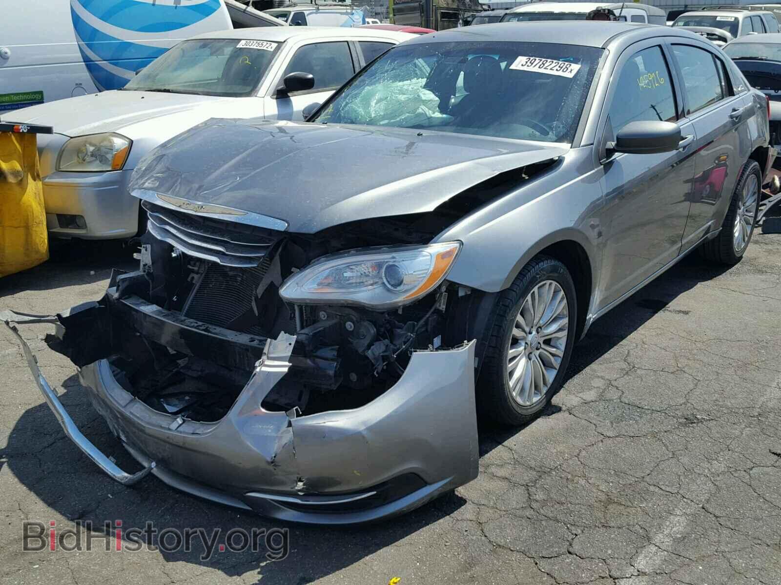 2012 CHRYSLER 200 - VIN: 1C3CCBAB2CN256880 - Фото 2