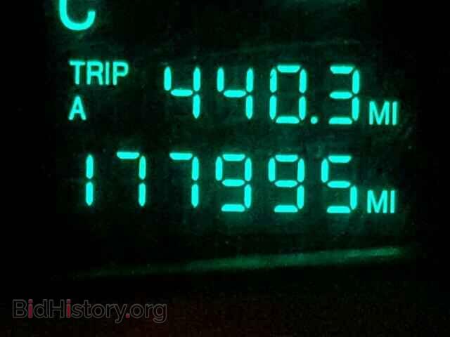 2002 CADILLAC DEVILLE - VIN: 1G6KD54Y02U293617 - Photo 8