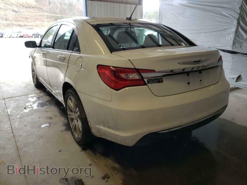 2013 Chrysler 200 (VIN 1C3CCBAB9DN685869) — фото 3 из 10