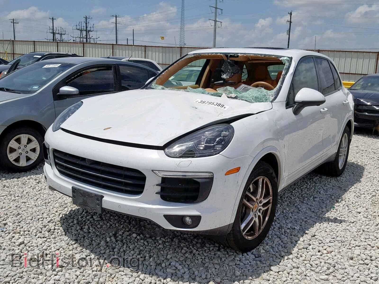 2017 PORSCHE CAYENNE - VIN: WP1AA2A26HKA87060 - Фото 2