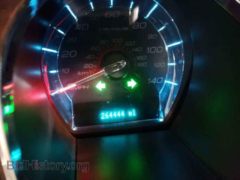 2011 Ford TAURUS (VIN 1FAHP2EW7BG137721) — photo 8 of 10