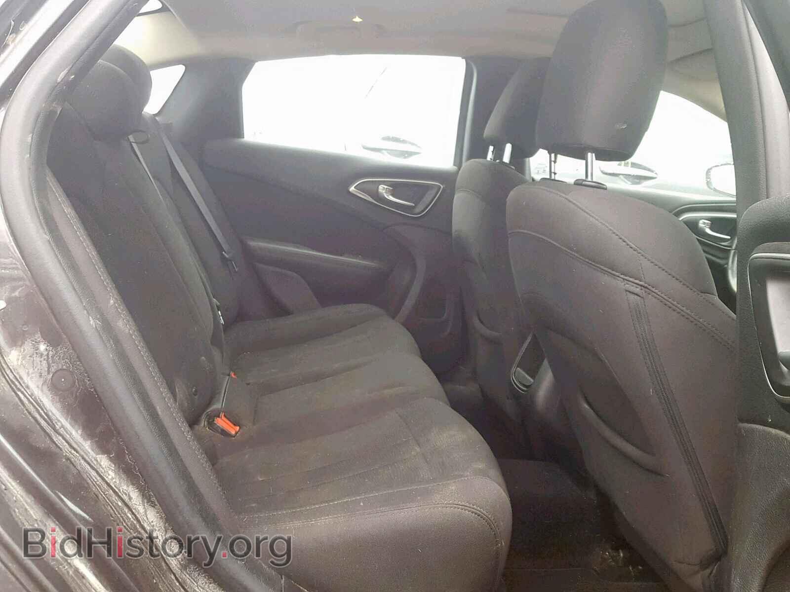 2016 CHRYSLER 200 - VIN: 1C3CCCAB7GN111717 - Фото 6