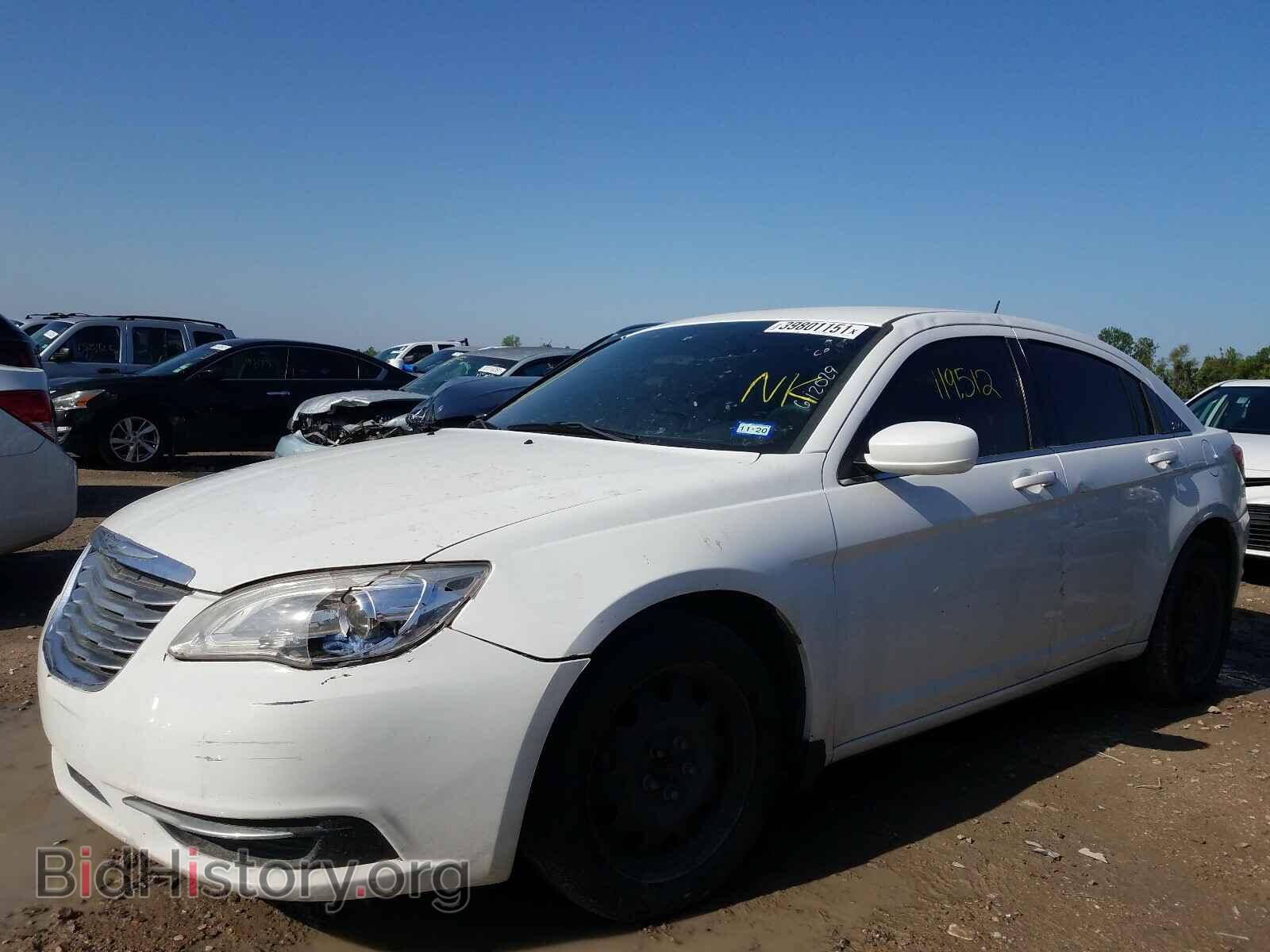 2013 CHRYSLER 200 - VIN: 1C3CCBAB3DN642029 - Фото 2
