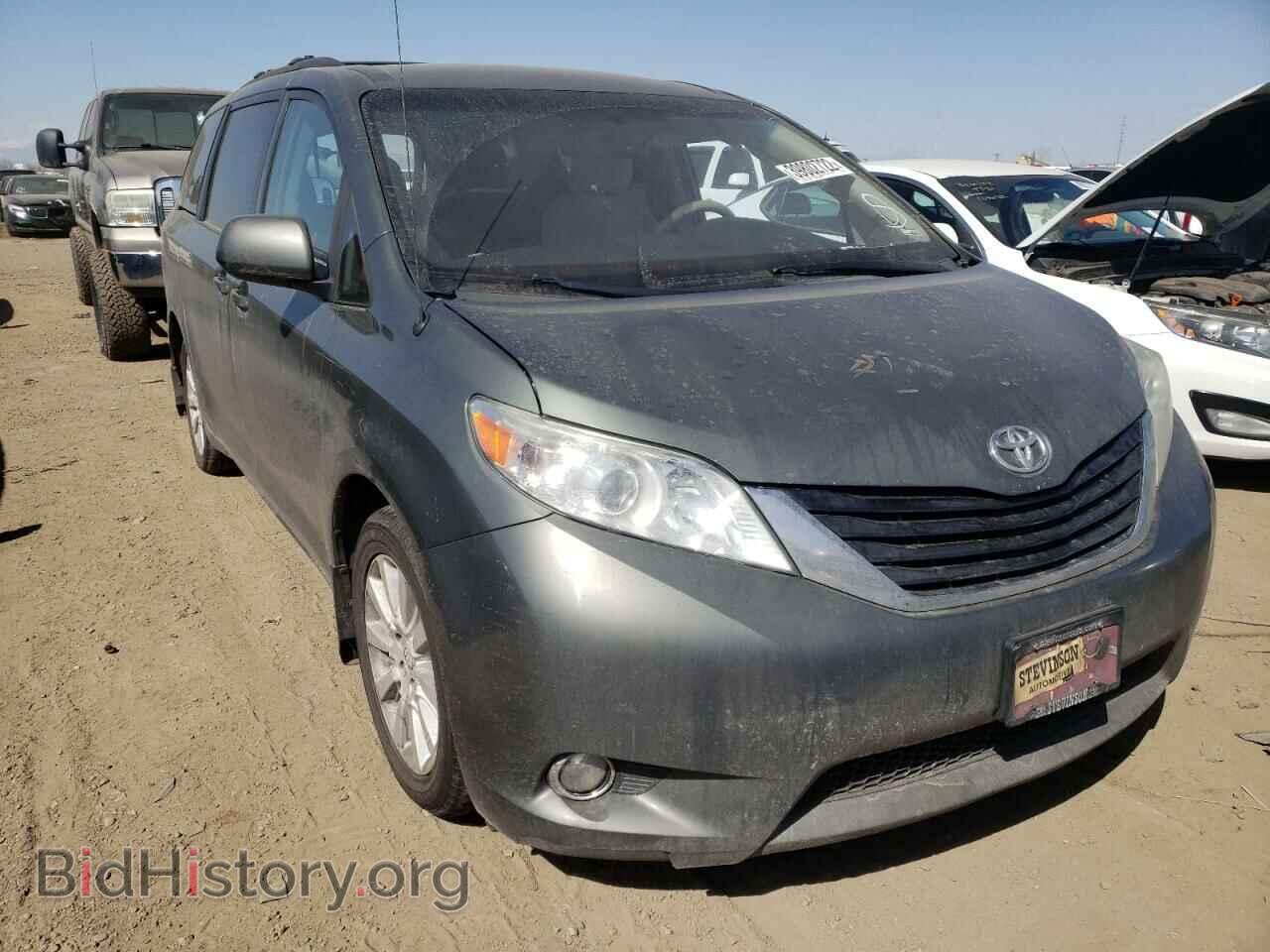 Photo 5TDJK3DC4DS067577 - TOYOTA SIENNA 2013