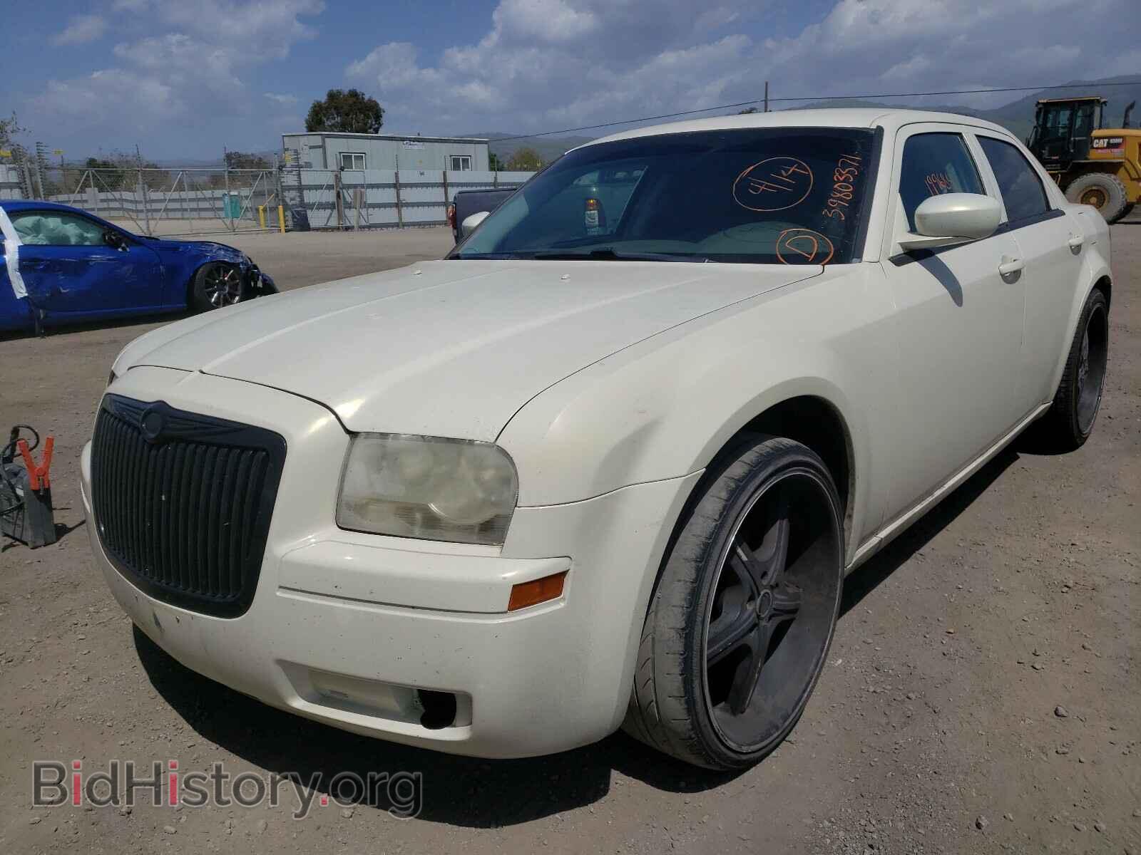 2008 CHRYSLER 300 - VIN: 2C3KA43R38H189617 - Фото 2