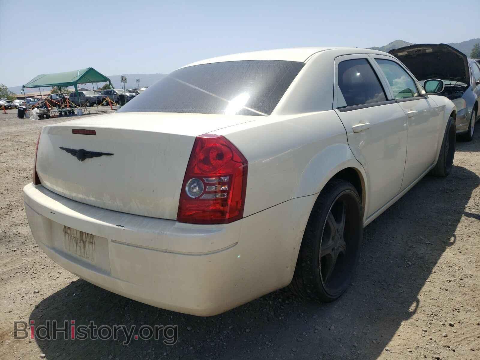 2008 CHRYSLER 300 - VIN: 2C3KA43R38H189617 - Фото 4