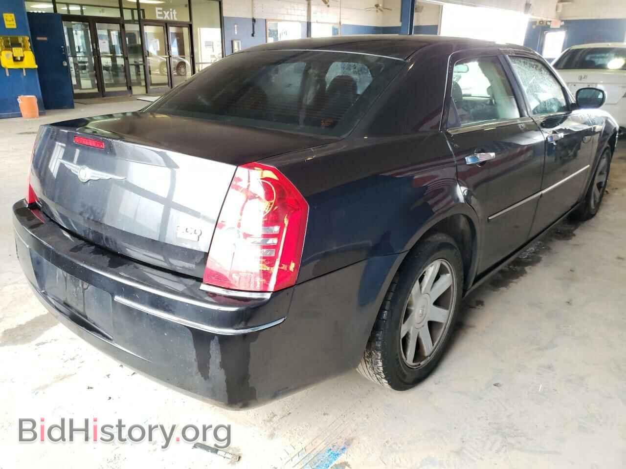 2010 CHRYSLER 300 - VIN: 2C3CA4CD2AH241981 - Фото 4