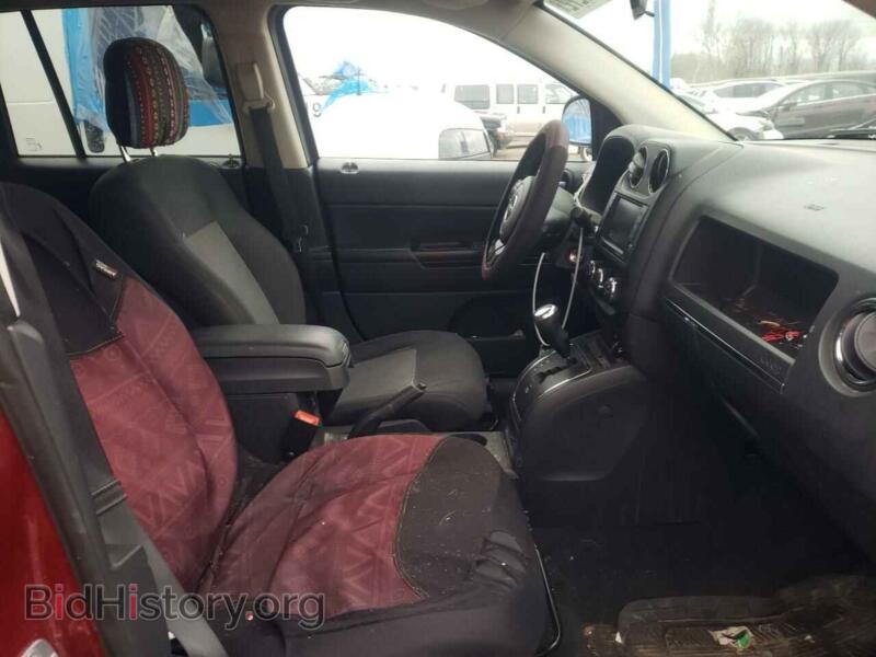 2011 Jeep COMPASS (VIN 1J4NF1FB4BD164585) — photo 5 of 10