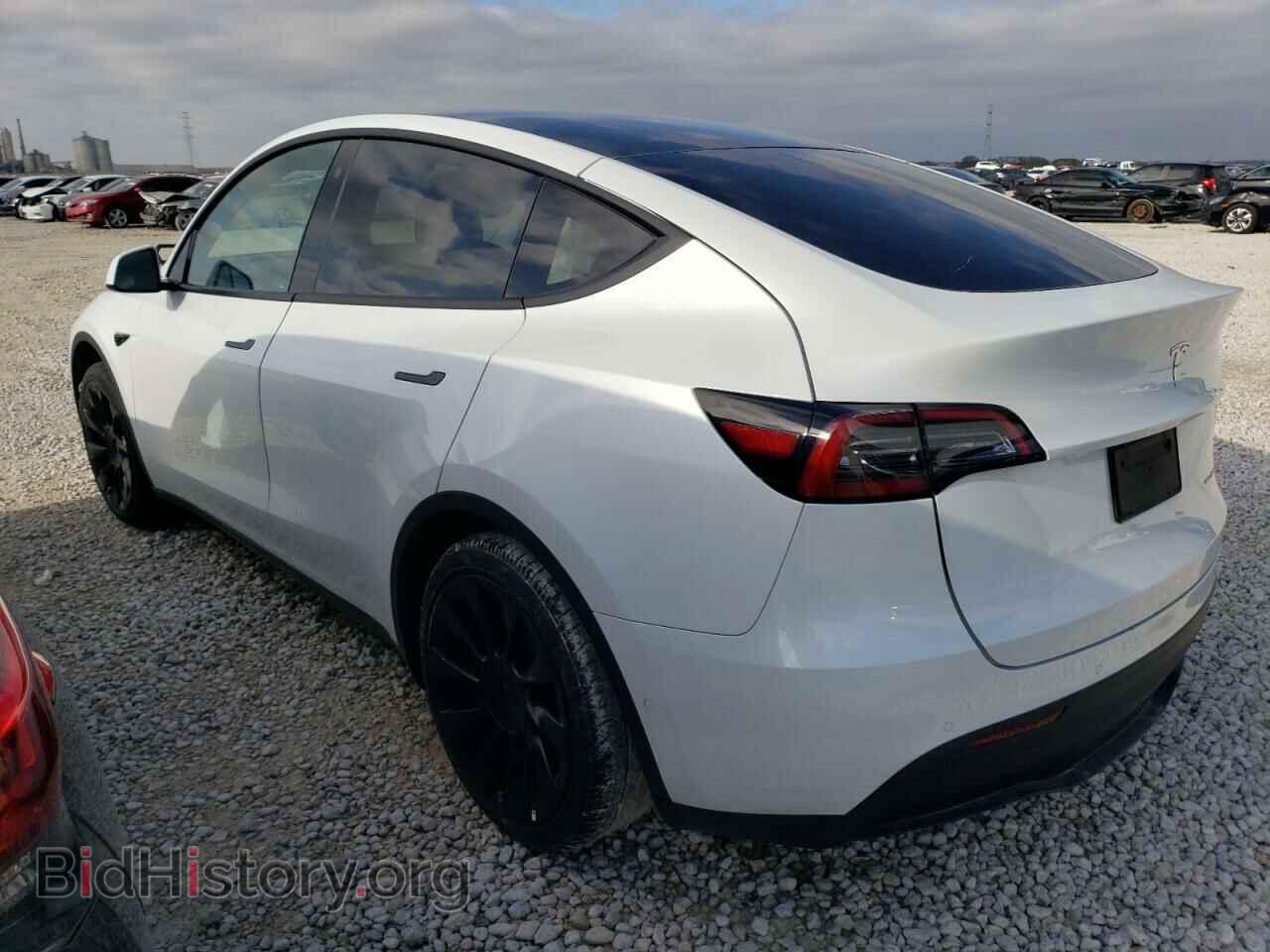 2022 TESLA MODEL Y - VIN: 7SAYGDEE8NF385930 - Фото 2