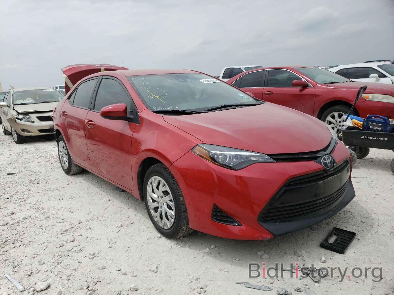 Photo 5YFBURHE7JP771127 - TOYOTA COROLLA 2018