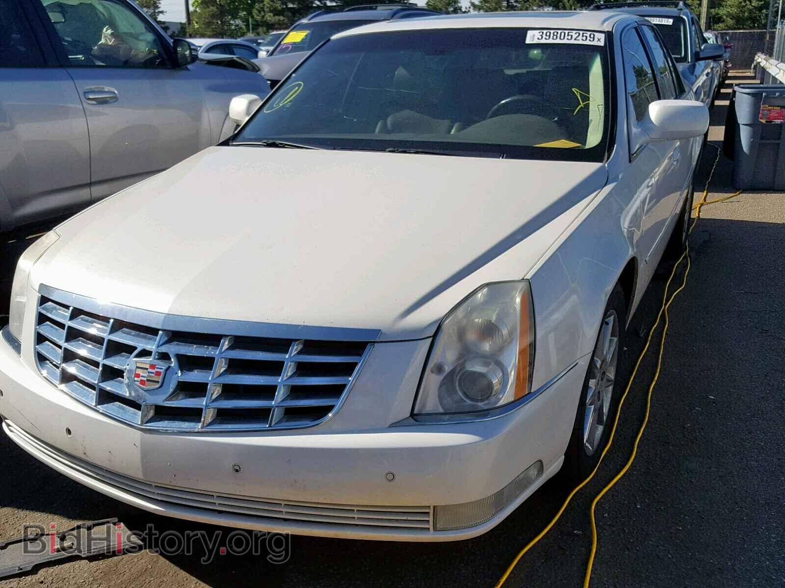 2011 CADILLAC DTS - VIN: 1G6KD5E61BU126552 - Фото 2