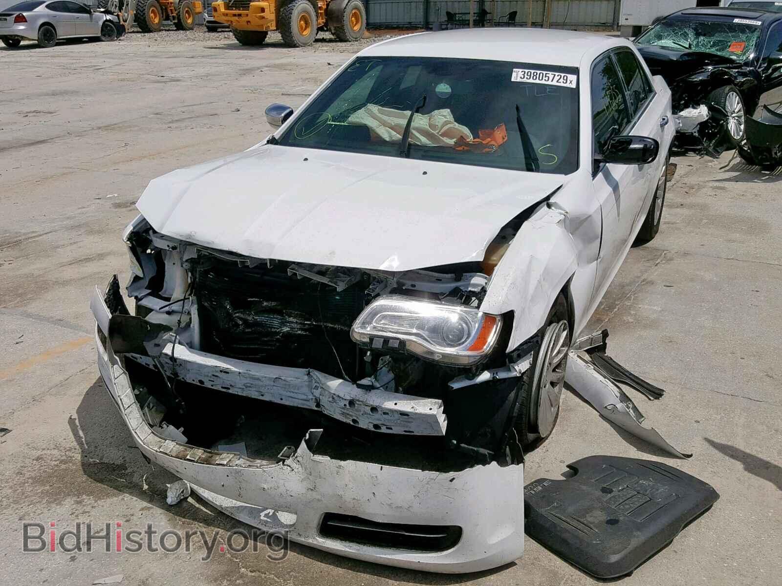 2014 CHRYSLER 300 - VIN: 2C3CCAAG7EH235444 - Фото 2