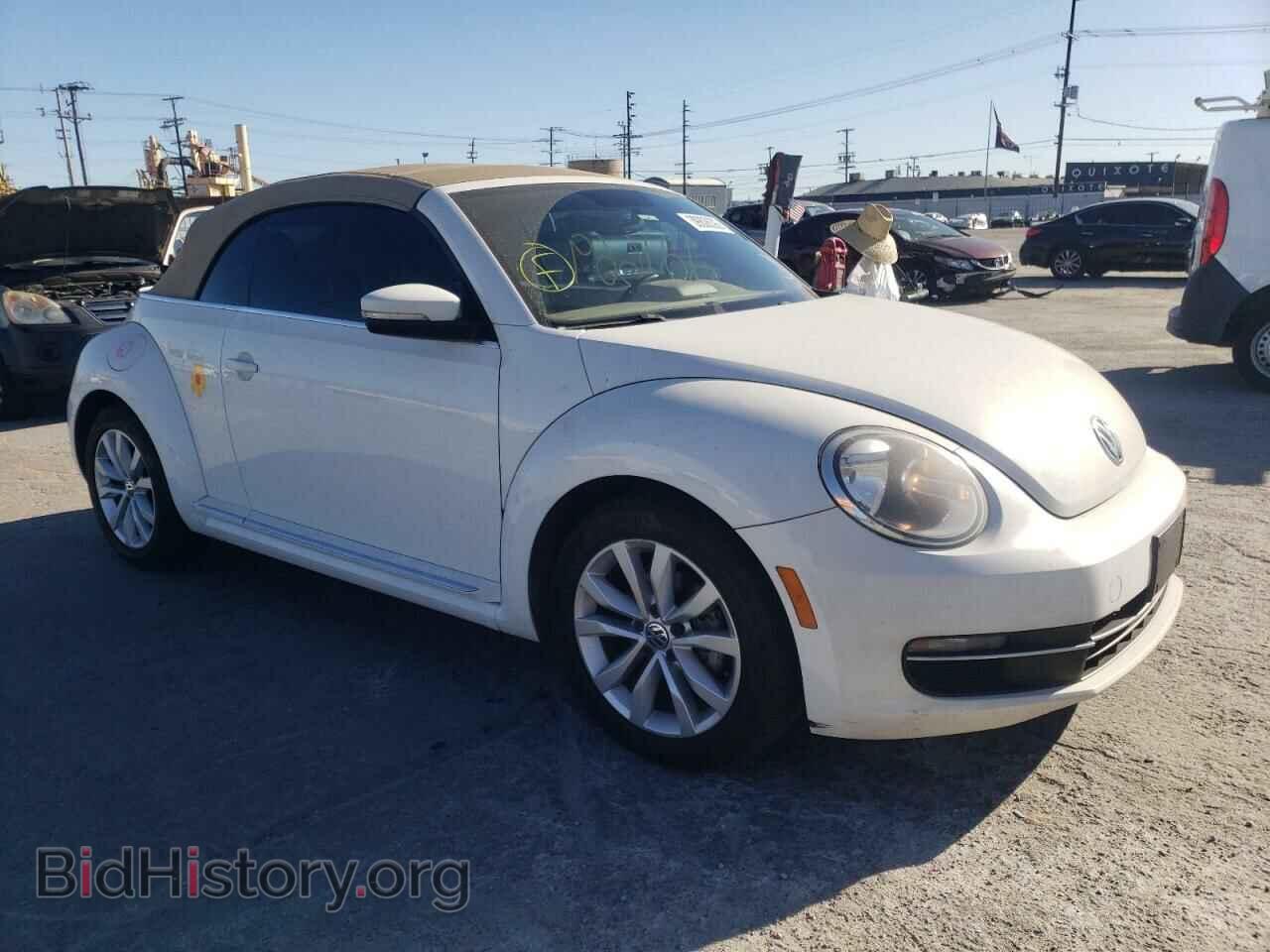 Photo 3VW5L7AT2EM805305 - VOLKSWAGEN BEETLE 2014