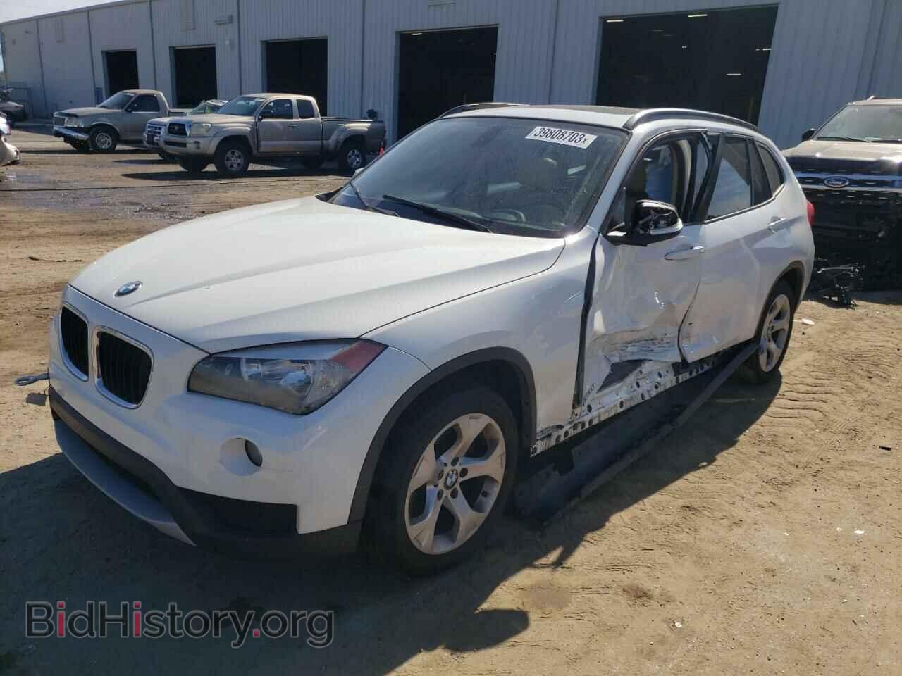 Фотография WBAVM1C52DVW46380 - BMW X1 2013