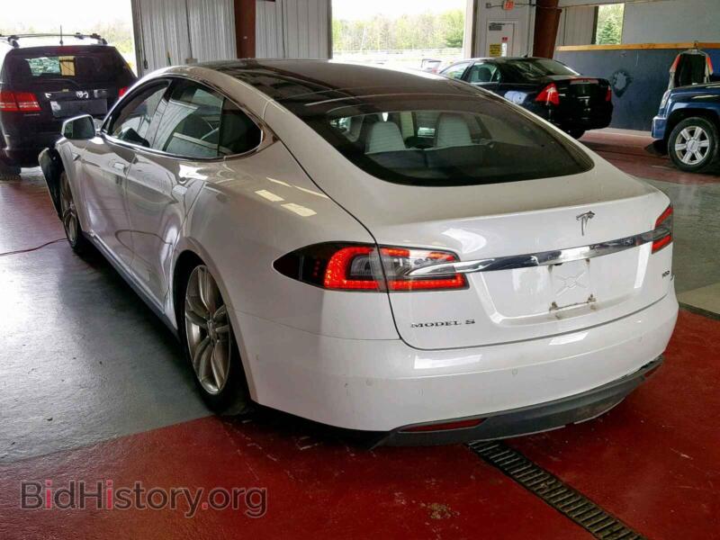 2015 Tesla MODEL S 70 (VIN 5YJSA1S24FF095165) — фото 3 из 10