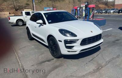 2017 Porsche MACAN Macan GTS, белый — VIN WP1AG2A58HLB54647, Copart